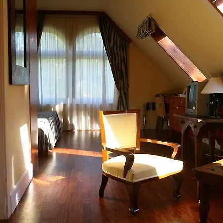 Uhu Hotel 4*